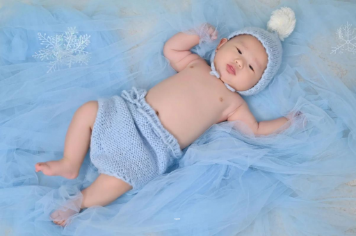 温州三个月宝宝挠耳朵 温州三个月宝宝挠耳朵